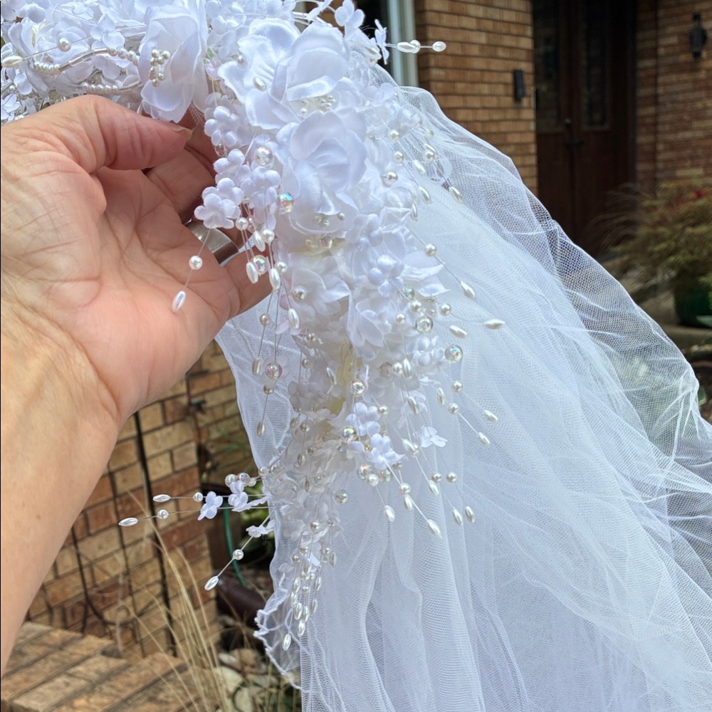 White Wedding size 10 Gown with Lace Embellishments